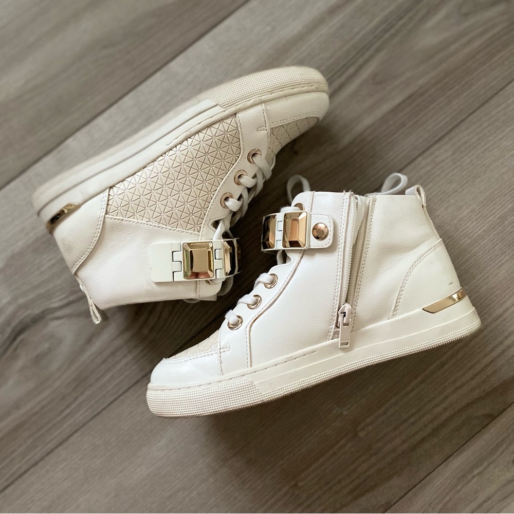 Aldo CHOILLA White Hi-Top Sneakers with Gold Strap US6.5